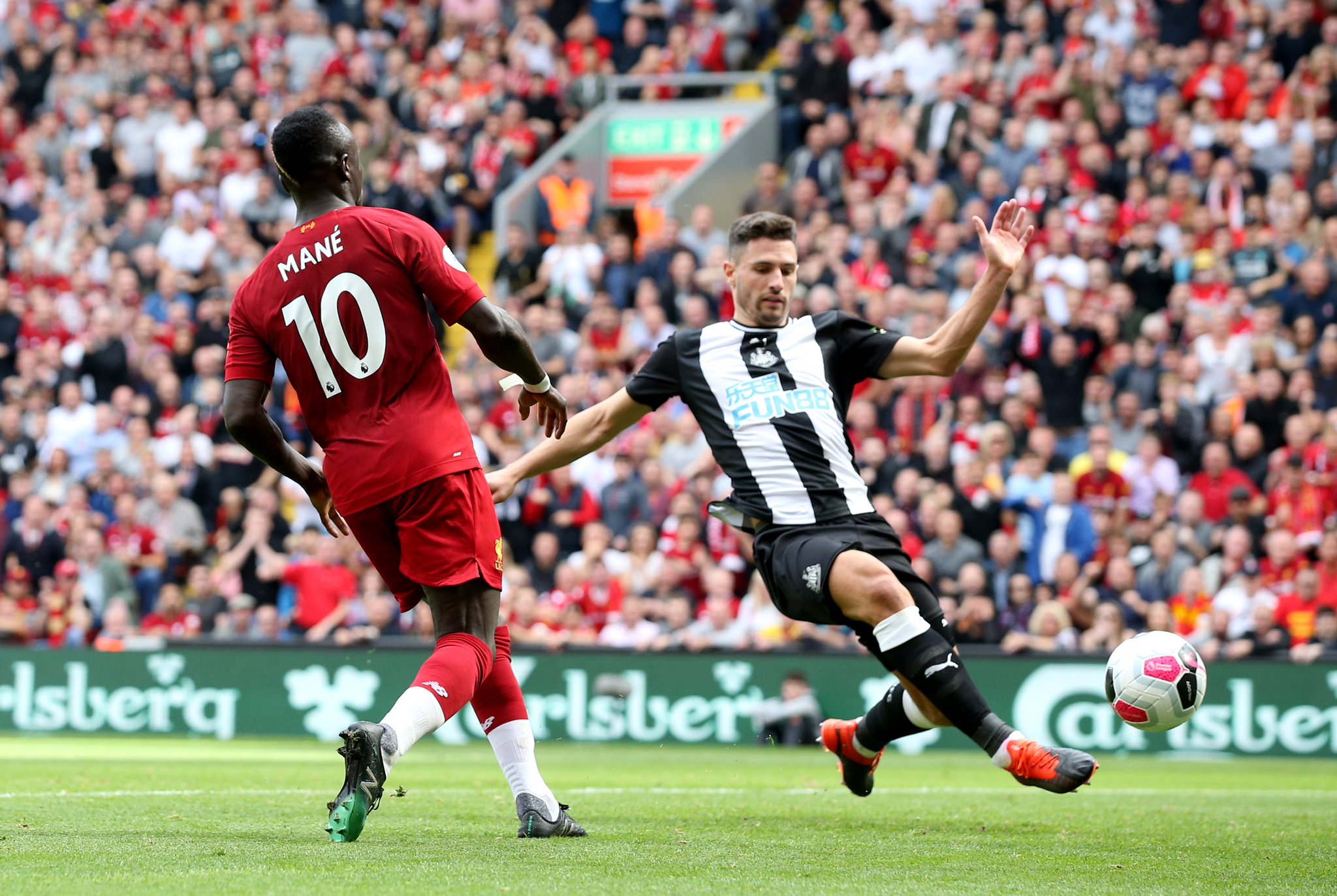 半场战报：谢菲联1-0布里斯托尔城，穆尔破门，伯罗斯助攻.